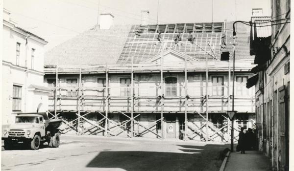 RMF 1156:54 Muuseumi hoone remont. Foto H. Joonuks 1979